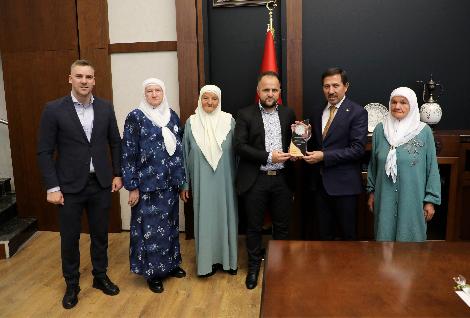 HASAN KILCA, BOSNA HERSEK’TEN GELEN ŞEHİT ANNELERİNİ VE SİVİL TOPLUM TEMSİLCİLERİNİ AĞIRLADI