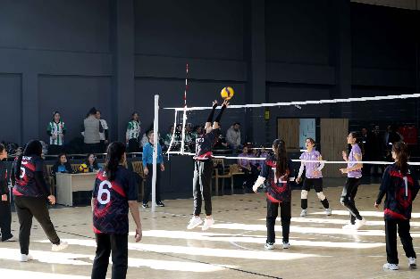ORTAOKULLAR ARASI DOSTLUK VE KARDEŞLİK VOLEYBOL TURNUVASI BAŞLADI
