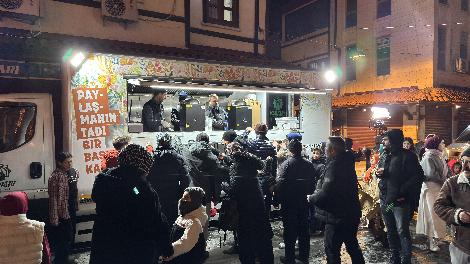 KARATAY BELEDİYESİ’NDEN BALLI SÜT İKRAMI