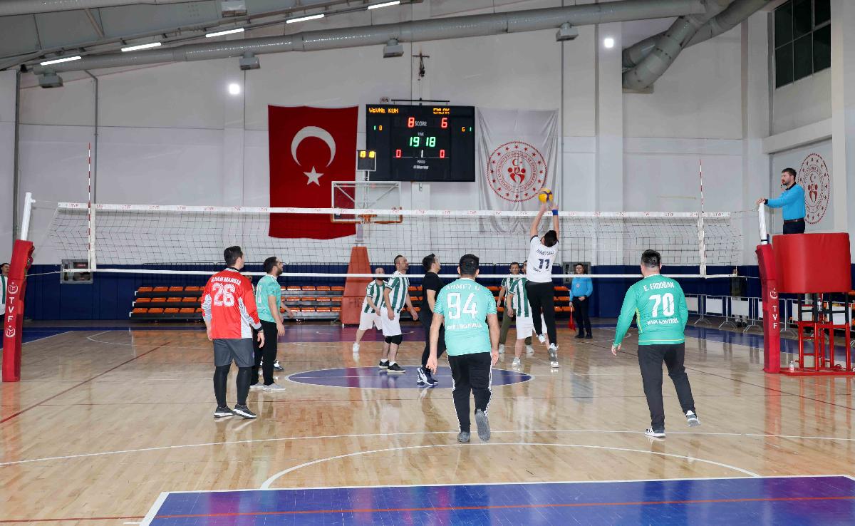 BİRİMLER ARASI VOLEYBOL TURNUVASI BAŞLADI