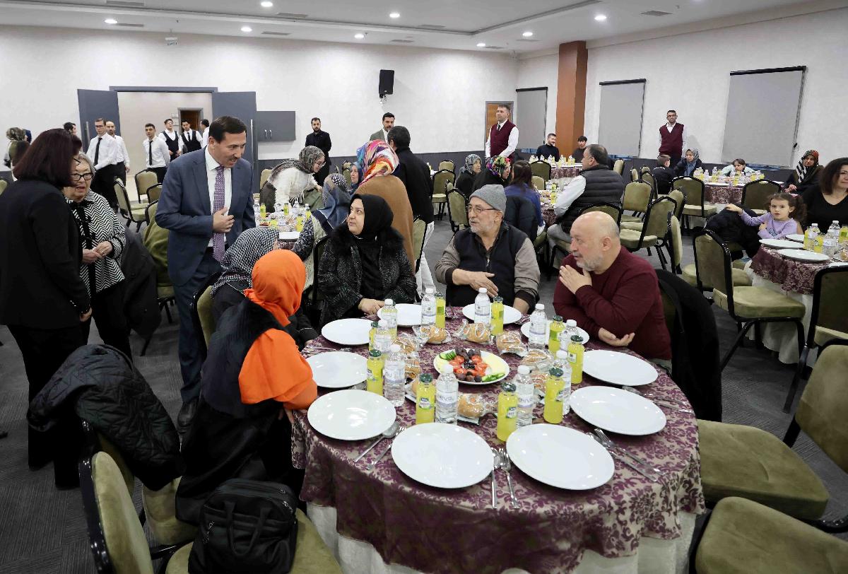 HASAN KILCA, ALZHEIMER YAŞAM MERKEZİ SAKİNLERİ VE AİLELERİ İLE İFTARDA BULUŞTU