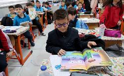 30 MART ULUSLARARASI SIFIR ATIK GÜNÜ’NDE ÖĞRENCİLERE KİTAP SETİ HEDİYESİ