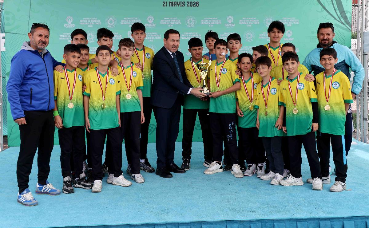 DOSTLUK VE KARDEŞLİK TURNUVALARI ÖDÜL TÖRENİ YAPILDI