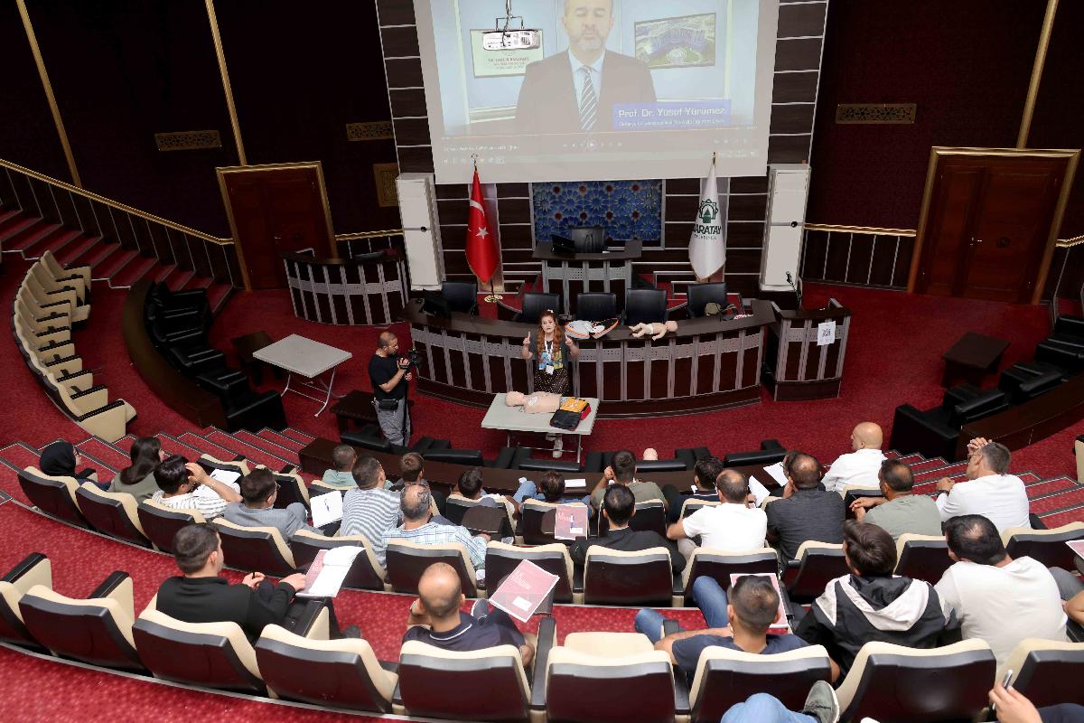 BELEDİYE PERSONELİNE TEORİK VE UYGULAMALI İLK YARDIM EĞİTİMİ
