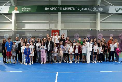 29 EKİM CUMHURİYET BAYRAMI TENİS TURNUVASI KARATAY’DA TAMAMLANDI