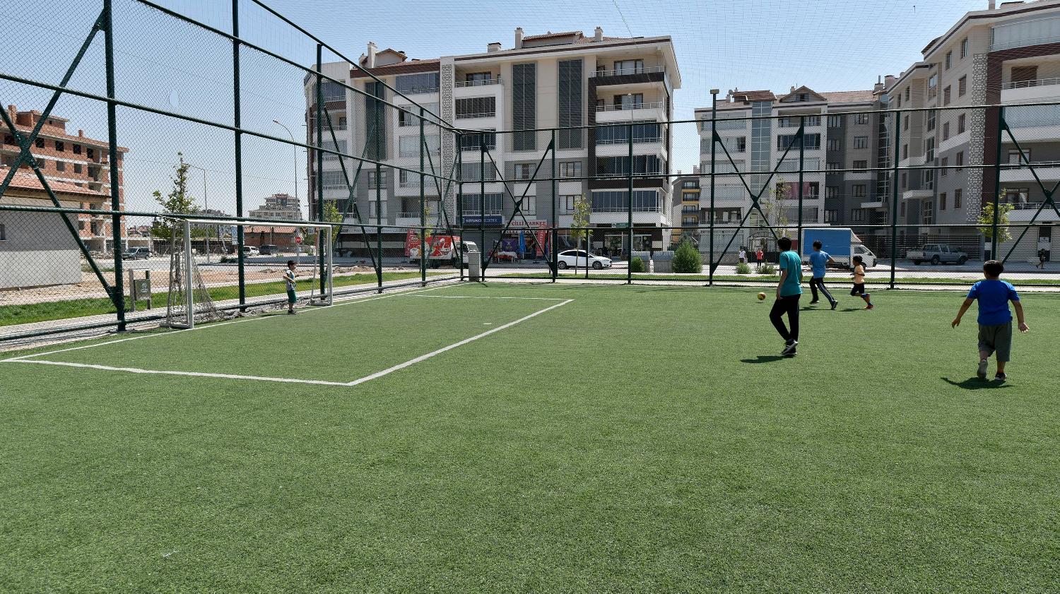 karatay belediyesi karatay daki 30 okula 30 yeni hali saha projesi ndeki 8 okulun hali sahasi tamamlandi