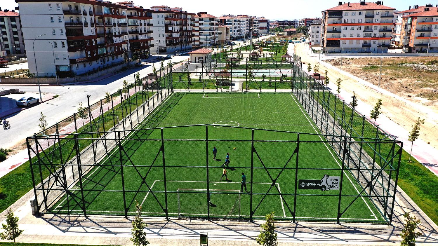 karatay belediyesi karatay daki 30 okula 30 yeni hali saha projesi ndeki 8 okulun hali sahasi tamamlandi